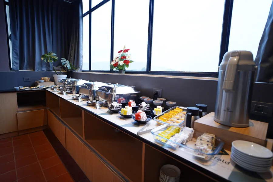 Buffet counter